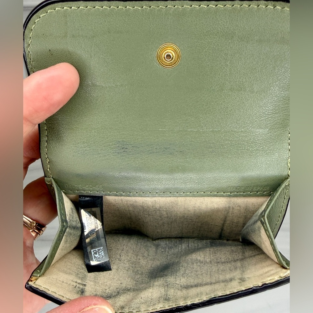 Chloé C Croc Embossed Trifold Wallet Olive Green | Gold Hardware | Compact - Picture 8 of 9